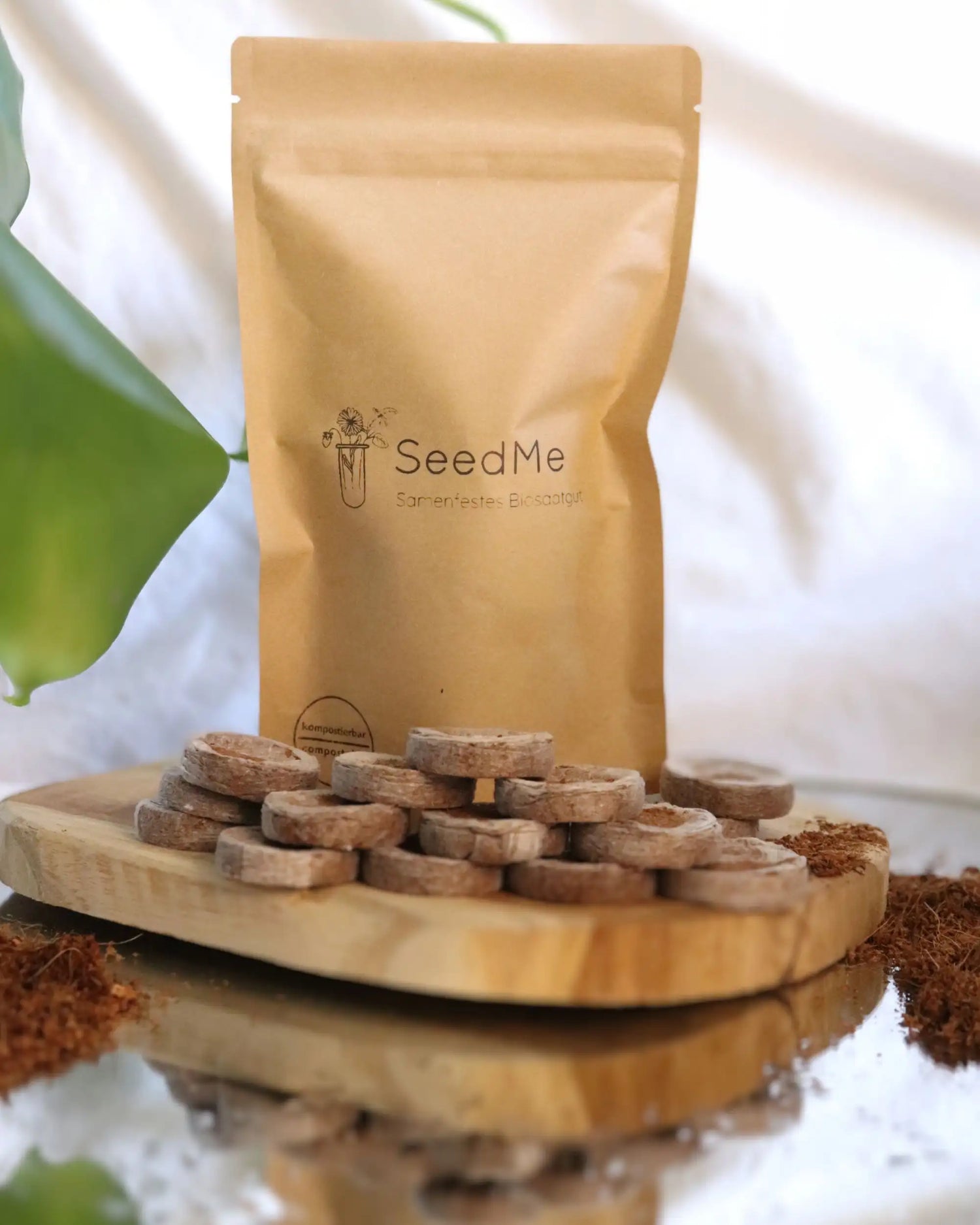 Kokoserde Quelltabletten ind Membran, 15 Stück von SeedMe vor ihrer kompostierbaren Verpackung